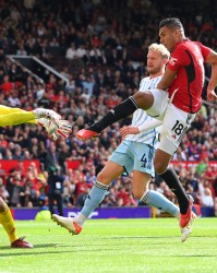  热苏斯精妙挑传助攻，枪手锋线搭档默契配合洞穿对手大门