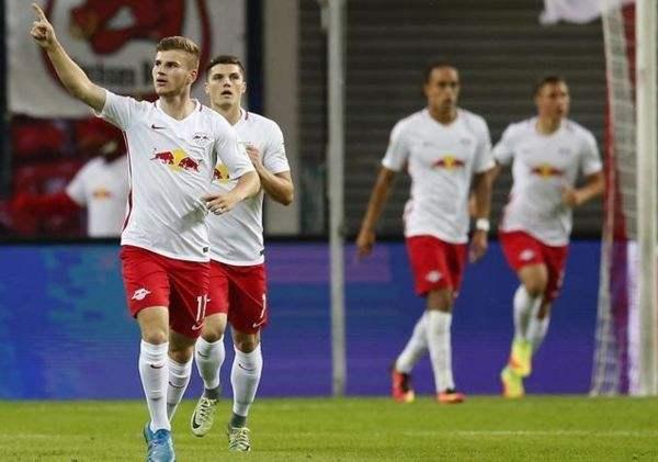  莱比锡红牛强势登顶，德甲新贵展现冠军底蕴