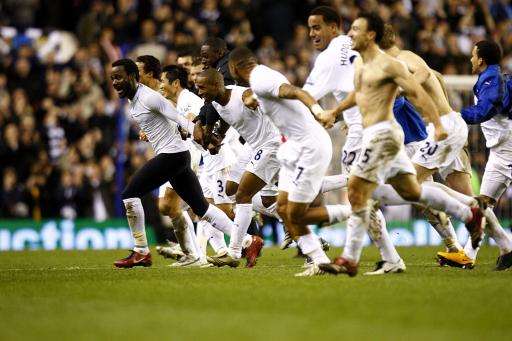  阿森纳主场险胜热刺守住欧冠资格区